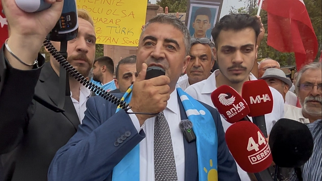 Malatya'da terör söylemlerine karşı 'Bayrak Yürüyüşü' düzenlendi