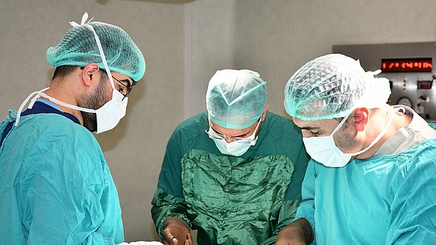 Malatya'da tıp tarihine geçen operasyon: Kalbin içindeki dev kitle alındı