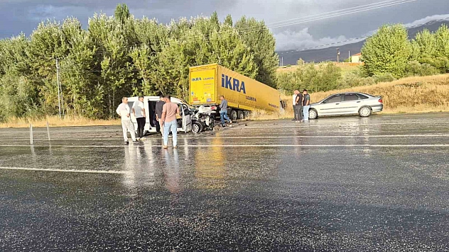 Malatya'da korkutan kaza: 4 Kişi Hastaneye Kaldırıldı