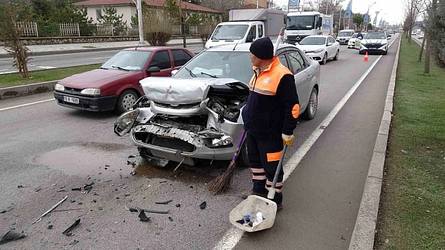 Malatya'da iki araç çarpıştı: 1 kişi yaralandı