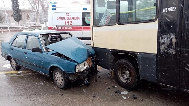 Trafik kazası: 3 yaralı