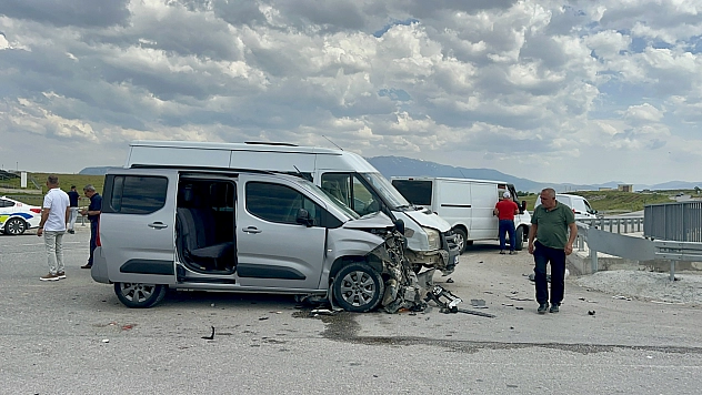 Malatya'da Trafik Kazası: 8 Kişi Yaralandı