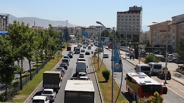 Malatya'da trafik yoğunluğu artıyor!