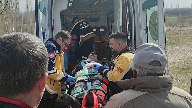 Malatya'da traktör kanala devrildi: 2 Yaralı