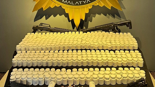 Malatya'da 'Narkogüç' operasyonu: 27 bin 564 sentetik hap ve silahlar ele geçirildi!