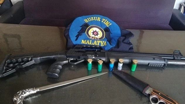 Uyuşturucu ve silah ele geçirildi