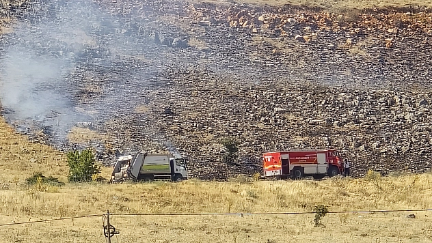 Malatya'da yangın: Ekipler ve mahalleli zamanla yarıştı!