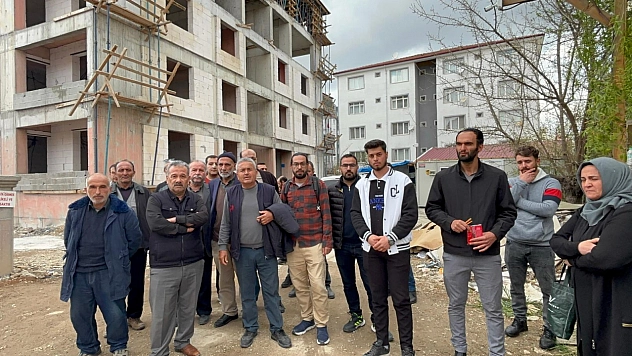 Malatya'da Yerinde Dönüşüm Krizi: Alacağını Alamayan İşçi Çatıya Çıktı