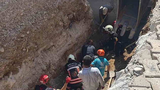 Malatya'da yol çöktü