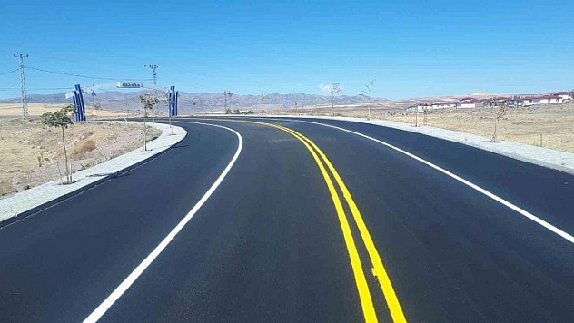 Yol çalışmaları devam ediyor
