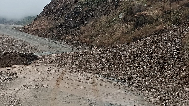 Malatya'da yollar kapandı! Ekipler müdahalede bulunuyor…