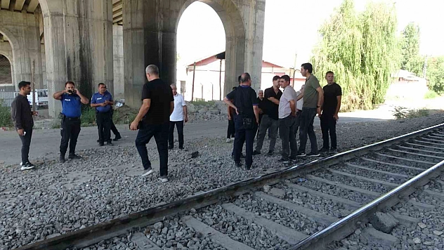 Malatya'da Feci Tren Kazası: Yaşlı Adam Hayatını Kaybetti...