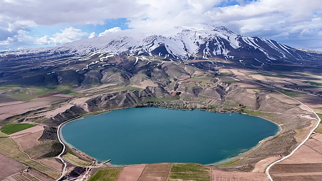 Malatya'dan gidip Süphan Dağı'nı fotoğrafladı