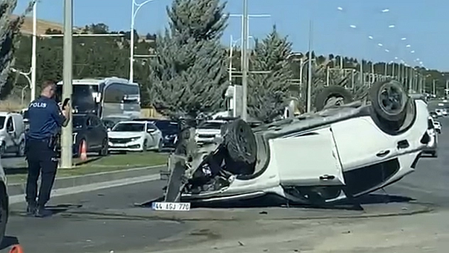 Malatya-Elazığ kara yolunda kaza! Otomobil ters döndü: 1 yaralı