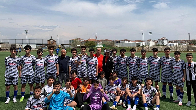 Fenerspor şampiyonluk kupasını kaldırdı