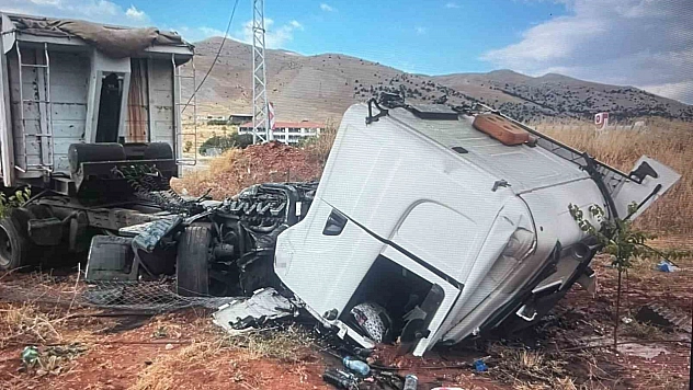 Malatya-Adıyaman yolunda peş peşe iki kaza: 1'i ağır 9 yaralı!