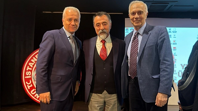 İstanbul Kariyer Fuarı'nda Gençlerle Buluştu
