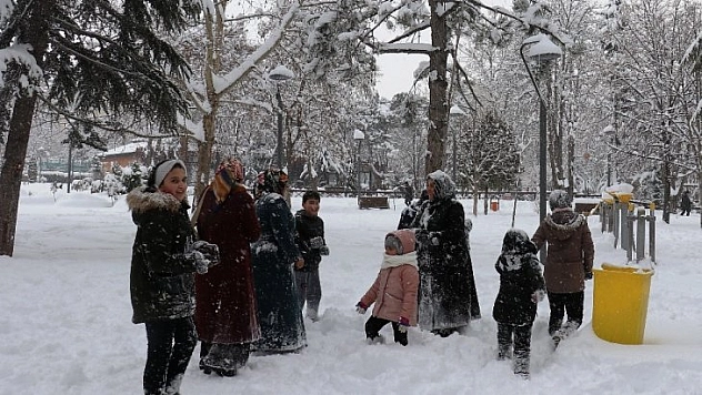 Kar sevinçle karşılandı