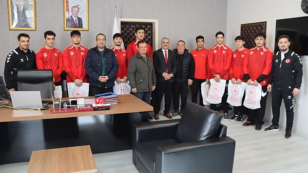 Malatya'nın Altın Pehlivanları: Madalyalarla Döndüler, Ödülleri Kaptılar