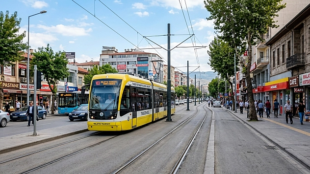 Malatya'nın merkezinden raylı sistem geçecek! İlk kazma vuruluyor