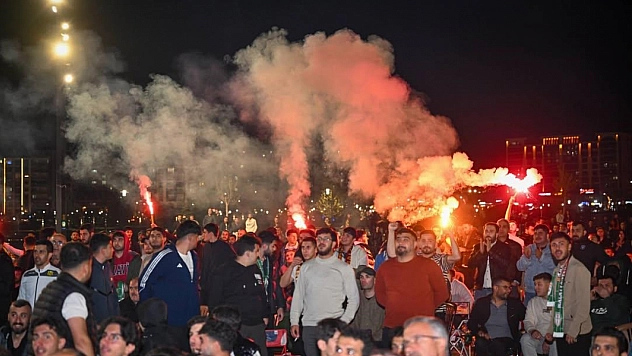 Malatya taraftarı sokağa döküldü