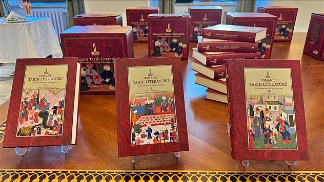 600 Yıl 6 Cilde Sığdırıldı