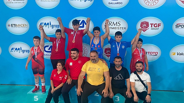 Malatyalı minik güreşçi Türkiye beşincisi oldu