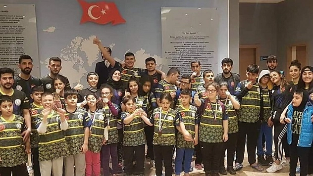 Özel sporculardan 20 madalya
