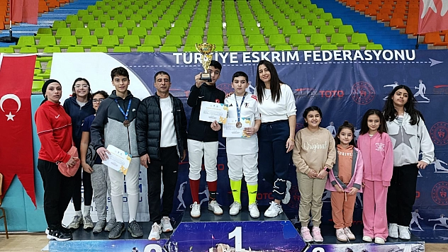 Malatyalı sporcu altın madalyayla döndü