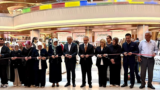 Kadınların el emeği ürünleri sergilendi