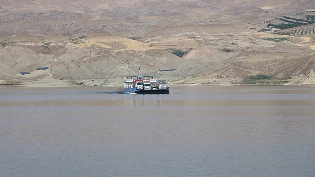 Meclis onayladı! Malatya'daki 2 feribot ve 1 gemi devrediliyor…