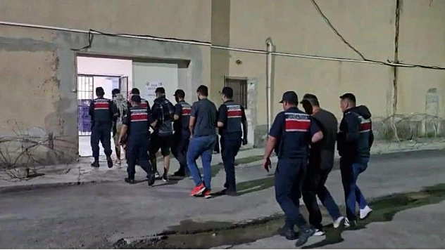 Mersin'den gelip Sivas'ta hırsızlık yaptılar