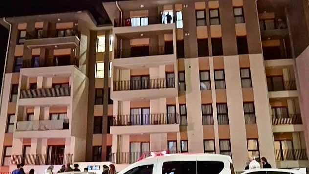 Metrelerce yüksekten düştü: Genç kız yaşam savaşı veriyor