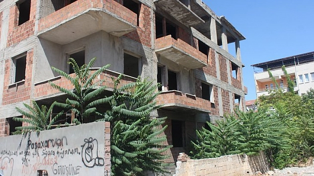 Metruk bina bir an önce yıkılsın