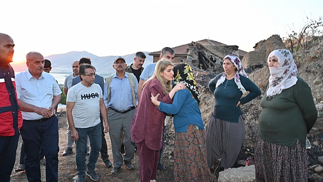 Milletvekili Ölmeztoprak'tan evi yangından etkilenen aileye ziyaret