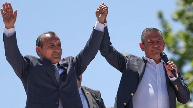 Milletvekiliyle kapışan Malatyalı başkan partisinden oldu!