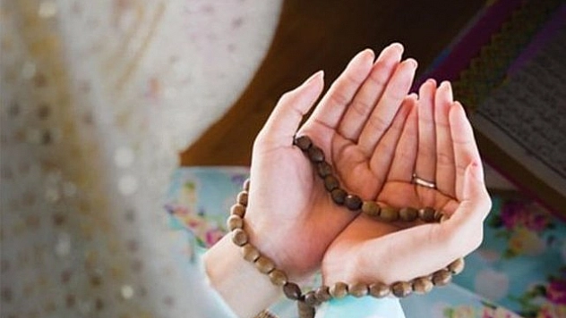 Milyonların YKS Heyecanı! Sınav Öncesi Okunacak Zihin Açıklığı ve Başarı Duaları