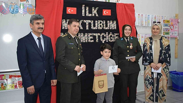 Minik Kalplerden Mehmetçiğe Mektup: 'İyi ki Varsın'