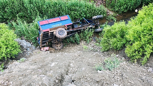 Motor şarampole devrildi