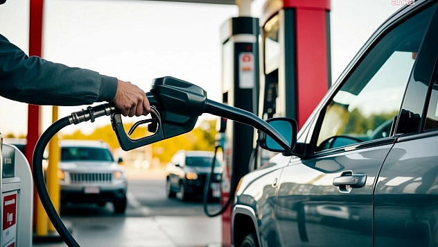 Motorine gece yarısı büyük indirim geliyor: 5 lira 57 kuruş düşecek