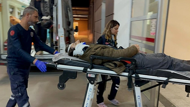 Motosiklet devrildi: 1 yaralı