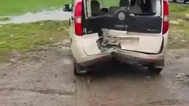 Motosiklet ile hafif ticari araç çarpıştı: 1 yaralı