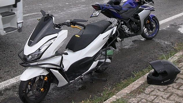 Motosiklet ile otomobil çarpıştı: 1 yaralı