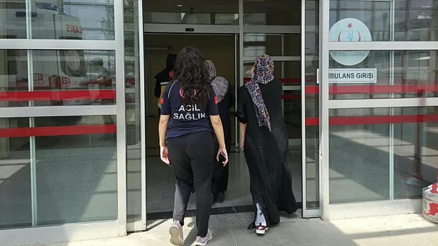 Motosiklet yayalara çarptı: 2 yaralı