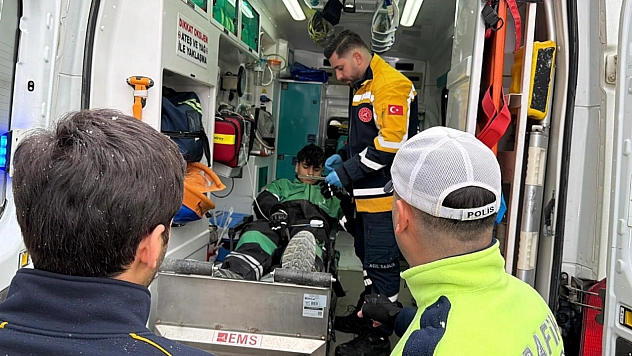 Motosikletle otomobil çarpıştı: 1 yaralı