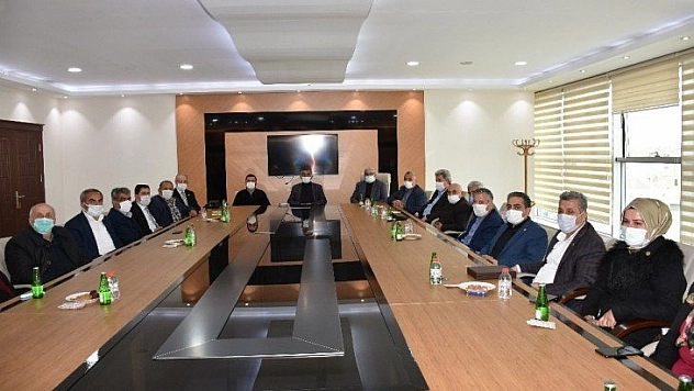 Muhtarlardan teşekkür plaketi