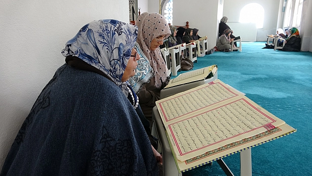 Mukabele geleneği başladı