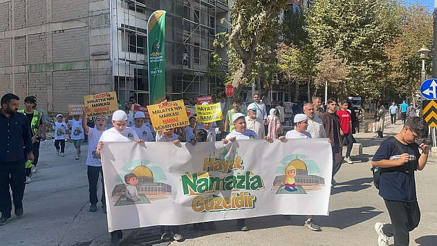 'Hayatın Merkezinde Namaz Olmalı'