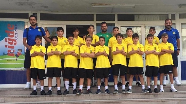 U12 turnuvaya katılacak