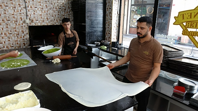 O ile giden turistler katmer yemeden dönmüyor